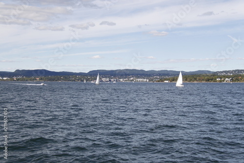Voiliers sur le fjord de Oslo, Norvège