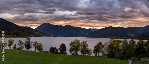 Sonnenuntergang während Gewitter beim Gmund am Tegernsee photo