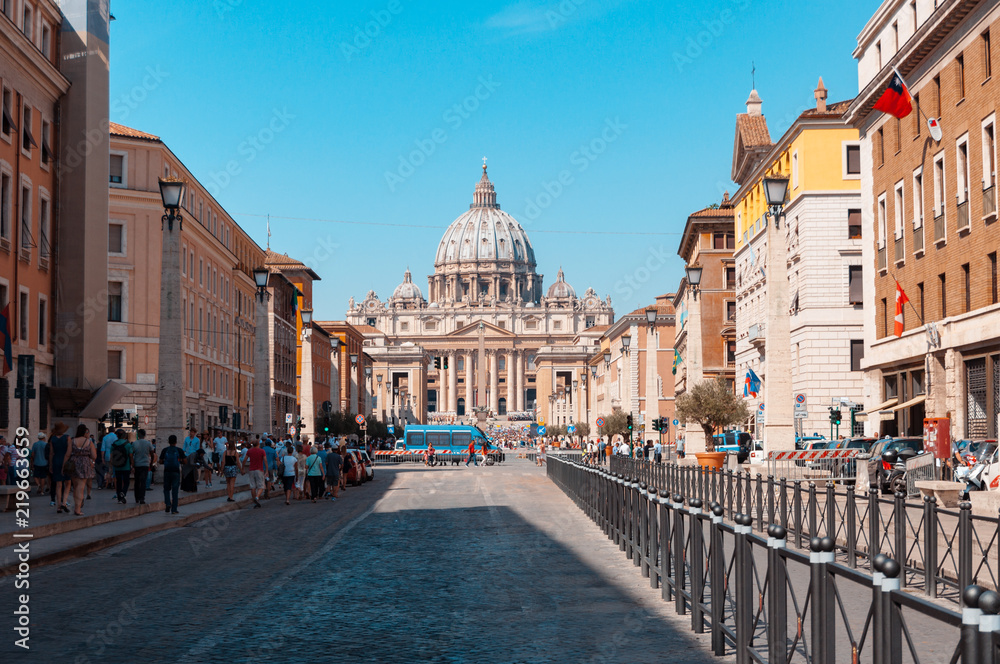 Saint Peter's Basilica in Vatican  - obrazy, fototapety, plakaty 