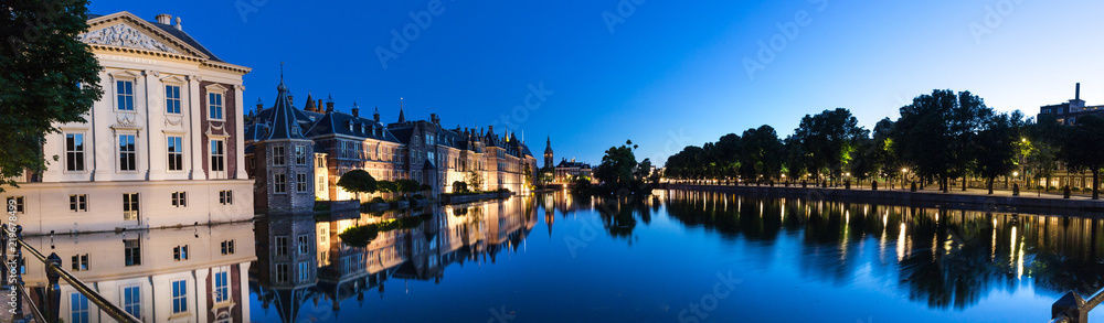 Fototapeta premium the hague netherlands evening reflections high definition panorama