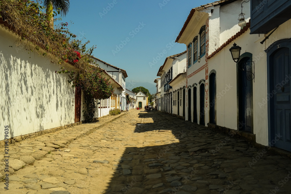 Ancient street and colorful facades - Ruas antigas, históricas e fachadas coloridas em Paraty Ancient street and colorful facades - Ruas antigas, históricas e fachadas coloridas em Paraty