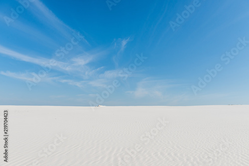 Skyline between sky and sand in desert