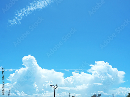 綺麗な青空と入道雲