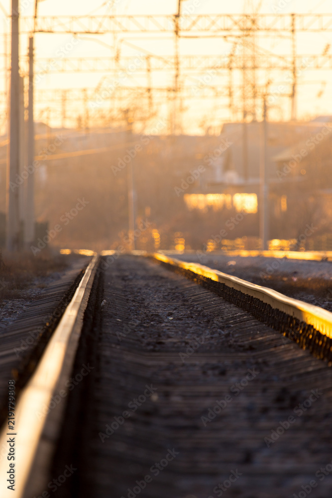 Obraz premium the railway at sunset