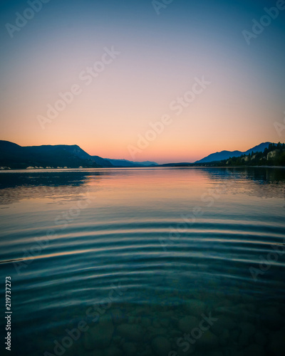 Lake Sunset Mountains © Damien Richard