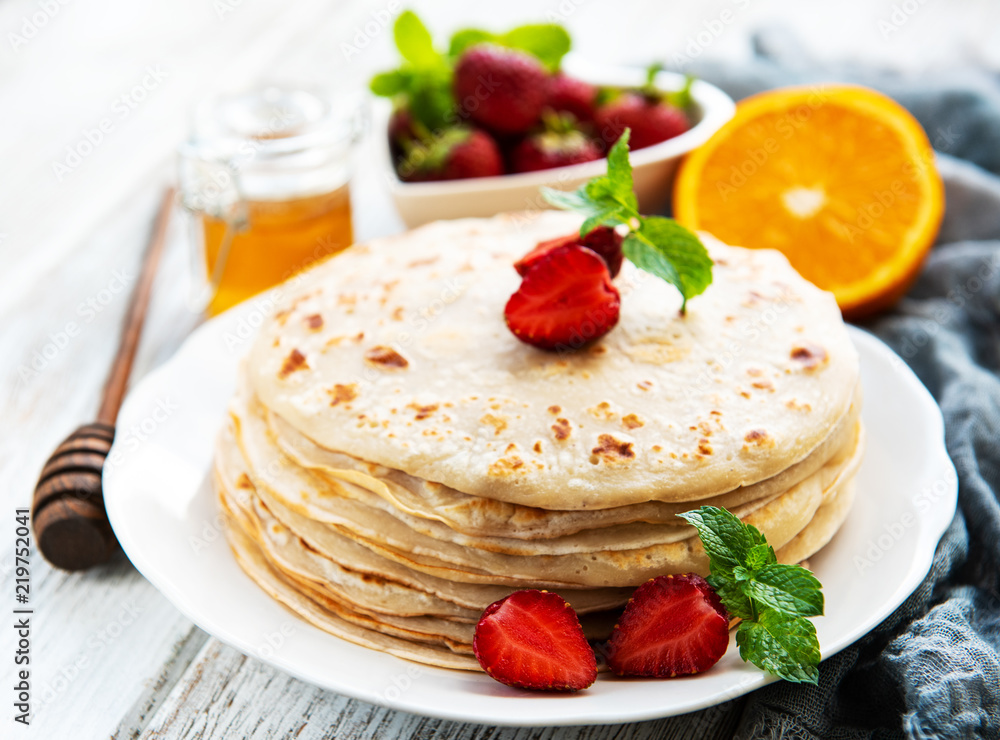 Delicious pancakes with strawberry Delicious pancakes with strawberry