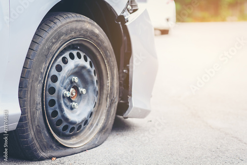Tire deterioration is the cause of the accident.