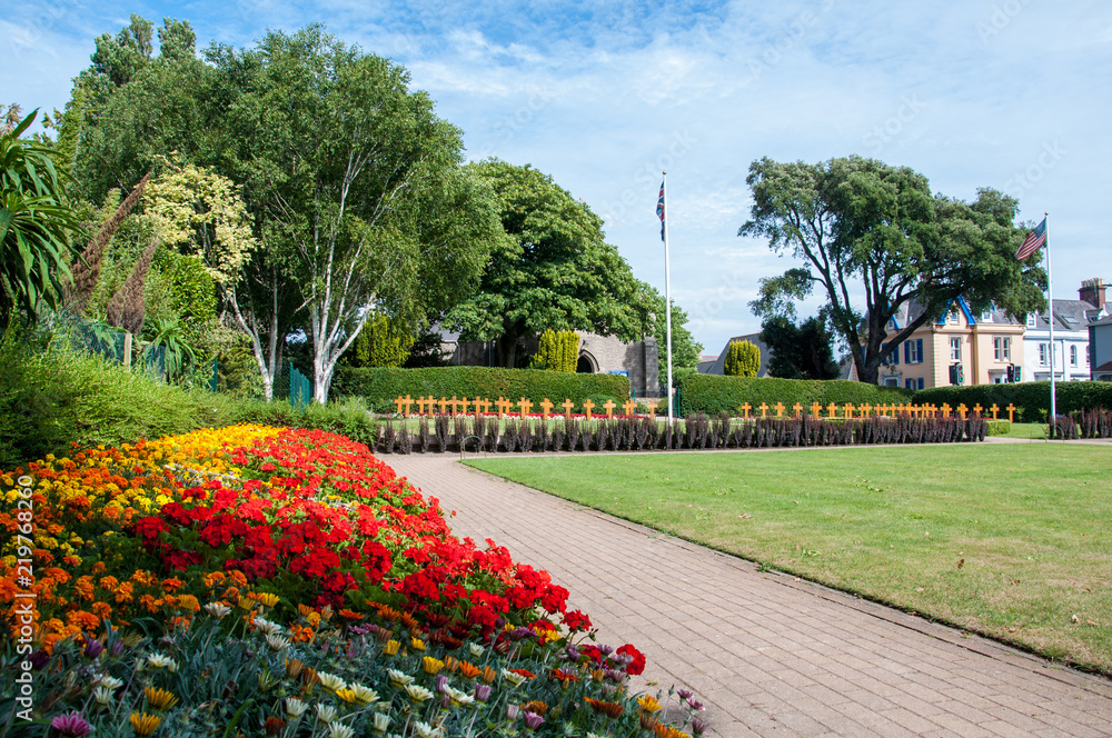 Obraz premium Allied Forces Cemetery in Howard Davis Park on the island of Jersey
