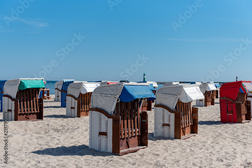 Strandkörbe an der Ostsee in Warnemünde