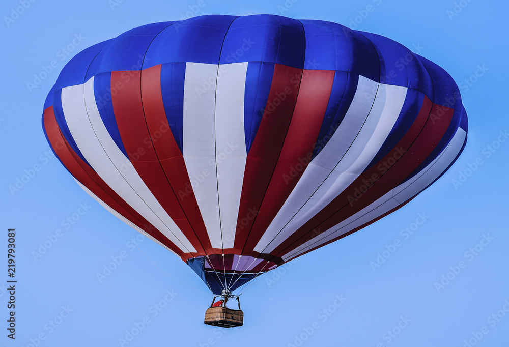 Fototapeta premium Hot air balloon flying