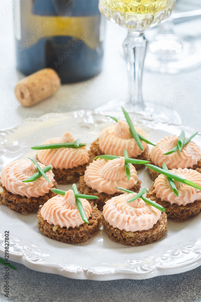 Delicious mousse of Smoked Salmon, Cream Cheese and chives on Rye Bread Slices Delicious mousse of Smoked Salmon, Cream Cheese and chives on Rye Bread Slices