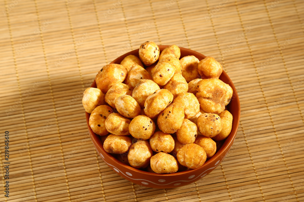 Roasted Phool Makhana or Crispy Lotus pops Seed Roasted Phool Makhana or Crispy Lotus pops Seed