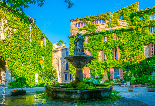 Fototapeta Naklejka Na Ścianę i Meble -  View of Saignon village in France