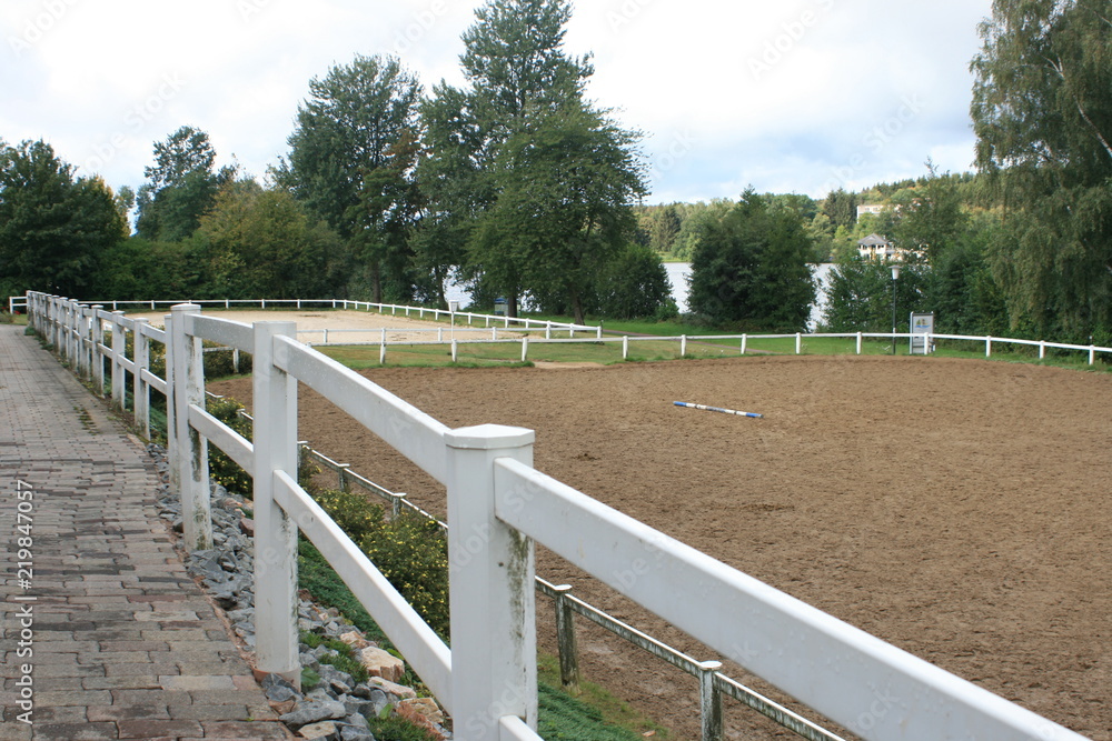 Reitsport, Reitfeld, Hürdenstangen