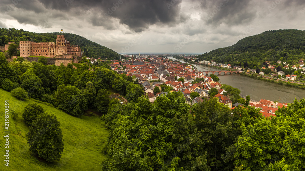 Obraz premium City of Heildelberg with the amazing bridge and the castle on the top of the hill