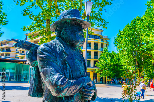 Fotografie Statue of Paul Cezanne in Aix-en-Provence, France