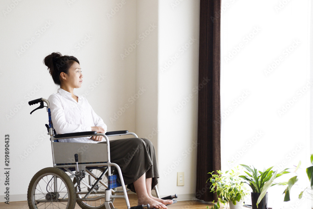 車椅子生活と女性 車椅子生活と女性