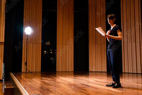 Foto 演技する男性