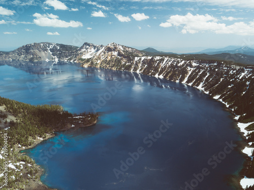 Fotografija Crater Lake National Park Wizard Island Oregon Snow Aerial Drone