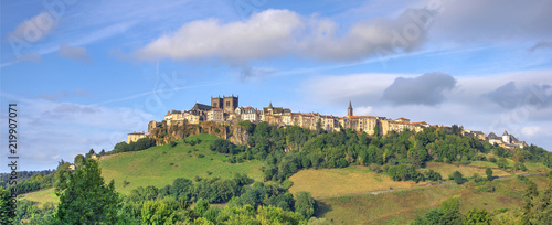 La ville de saint flour en Auvergne dans le département du Cantal