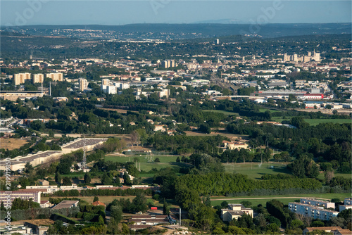 vue aérienne de la ville d'Avignon et du Palais des Papes en France