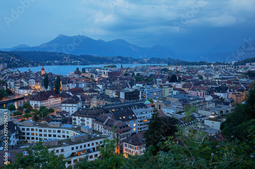 Luzern - die Stadt. Der See. Die Berge.