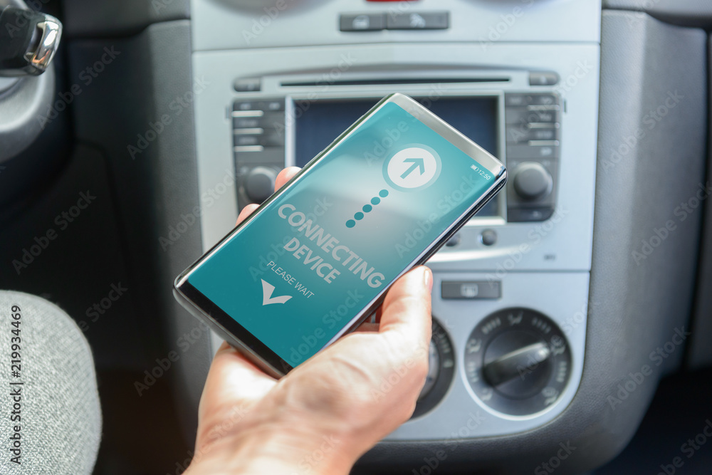 Connecting smart phone to the car audio system Connecting smart phone to the car audio system