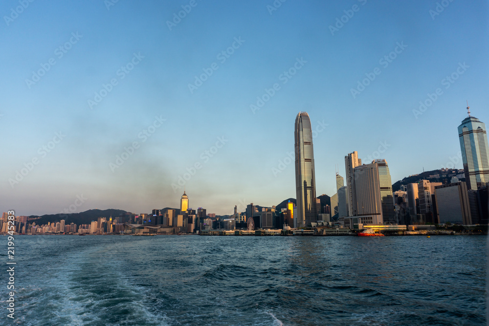 Fototapeta premium hong kong city skyline at sunset