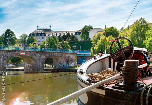 Saarbrücken - Saar mit historischem Kohlekahn, Alte Brücke und Schloss - Saarland photo