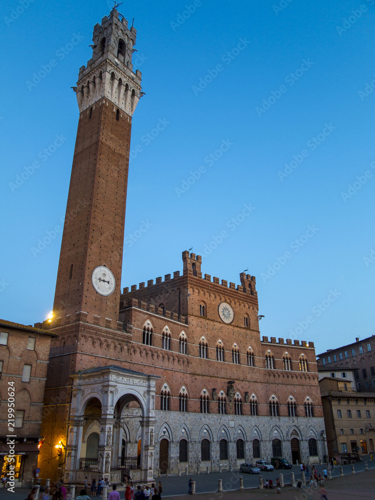Torre de Mangia del Ayuntamiento de Siena