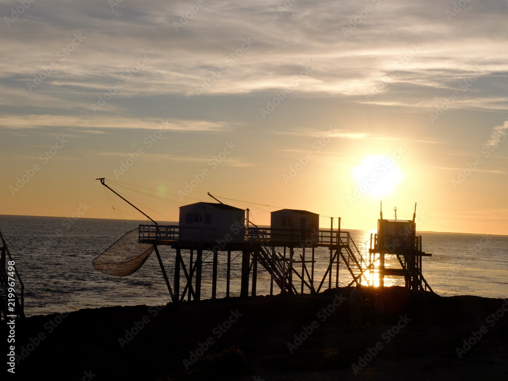 coucher de soleil sur la Gironde et ses carrelets coucher de soleil sur la Gironde et ses carrelets