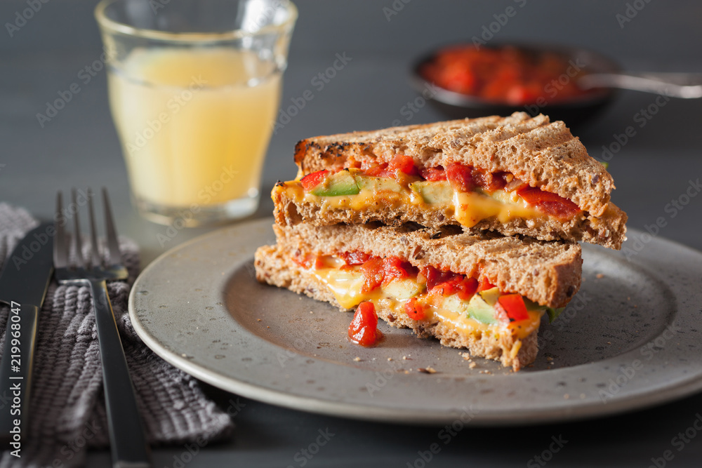 grilled cheese sandwich with avocado and tomato grilled cheese sandwich with avocado and tomato