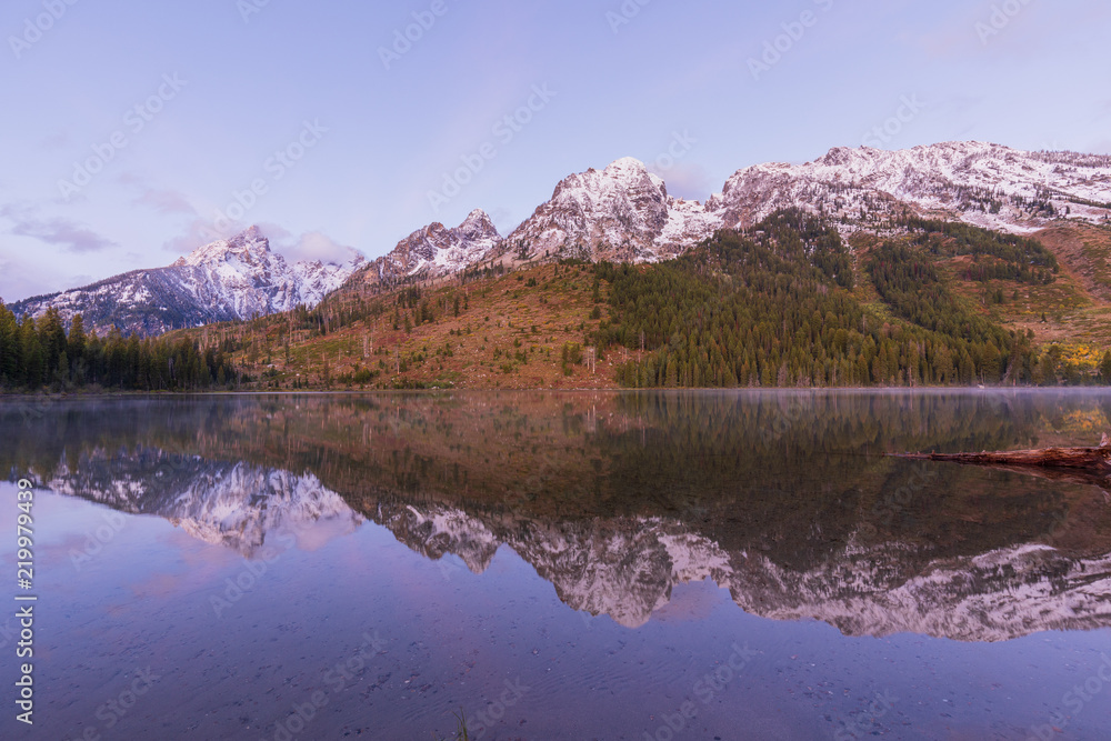 Fototapeta premium Teton Autumn Reflection at Sunrise in String Lake