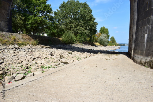 Koblenz, extremes Niedrigwasser 2018 photo