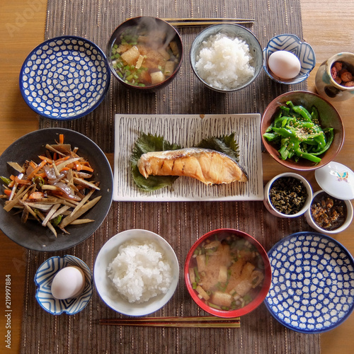 伝統的な日本の朝ごはん 和食 