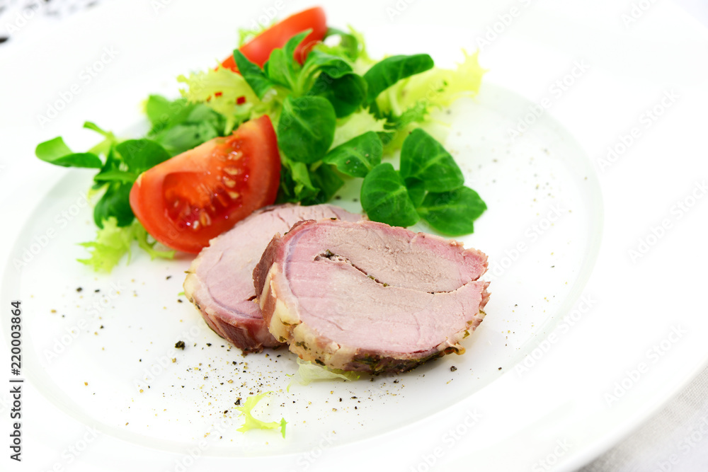 Schweinefilet mit Salat