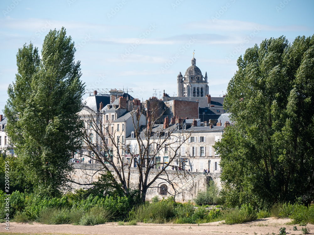 Orléans is a city about 111 kilometres southwest of Paris. It is the capital of the Loiret (french region).