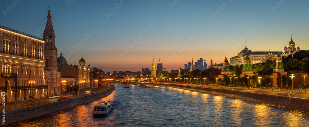 Naklejka premium Panoramic View of the Moscow River