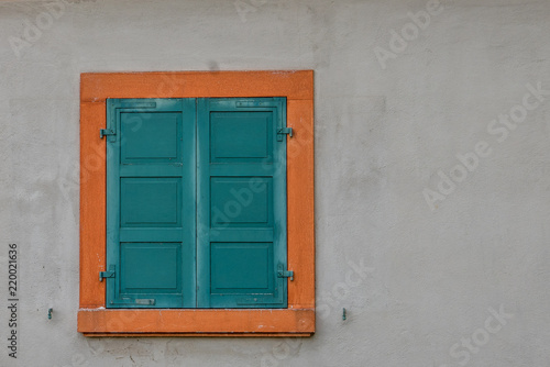 Sch  den an der Hauswand