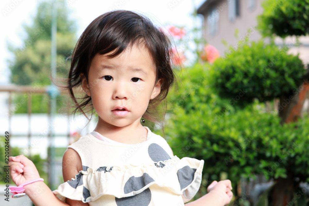 かわいい2歳の女の子 Stock 写真 Adobe Stock