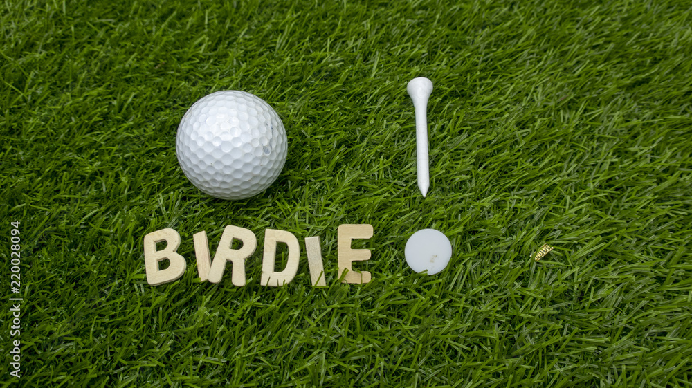 Αυτοκόλλητο Golf birdie with tee and marker on green grass
