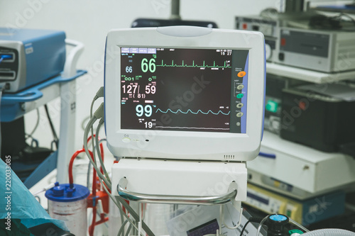 heart rate monitor in hospital theater. Electrocardiogram in hospital  surgery operating emergency room showing patient heart rate . heart rate  monitor in Emergency Room. Stock-Foto | Adobe Stock