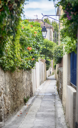 street in San Tropez, Cote dAzur © Ariadna de Raadt