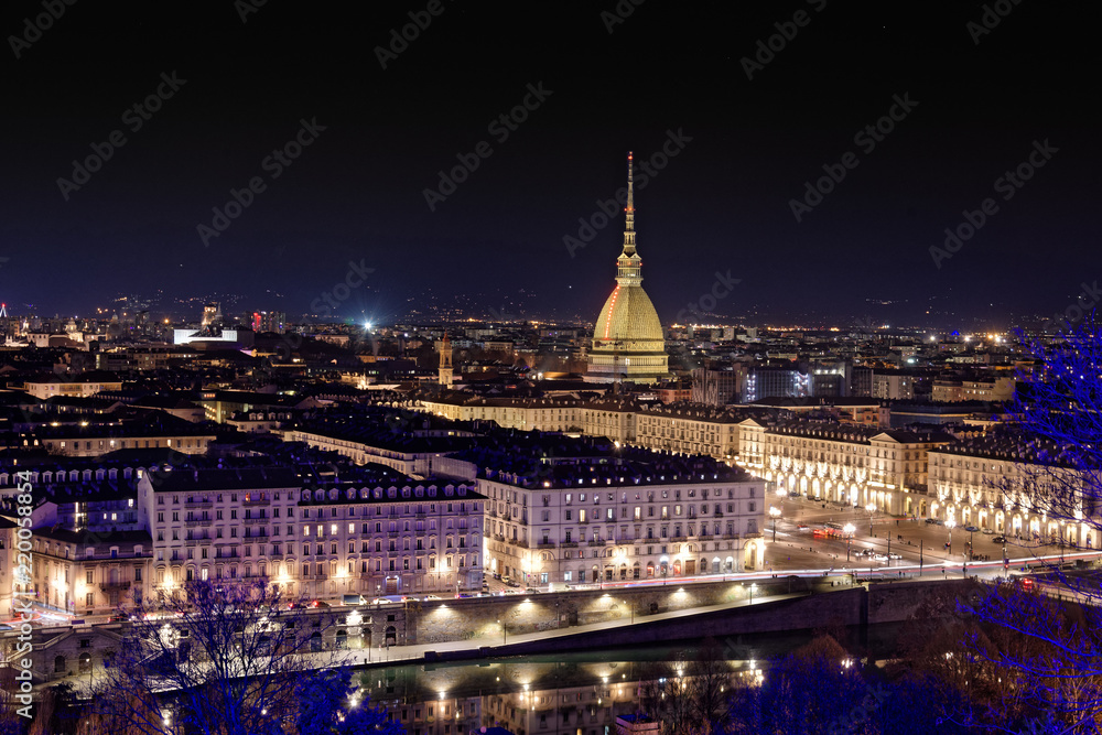 Torino - vista della città e della Mole Antonelliana dalla balconata di Monte dei cappuccini