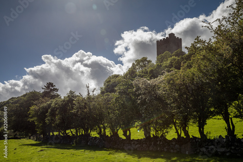 Wallpaper Mural Burgruine in Wales Torontodigital.ca