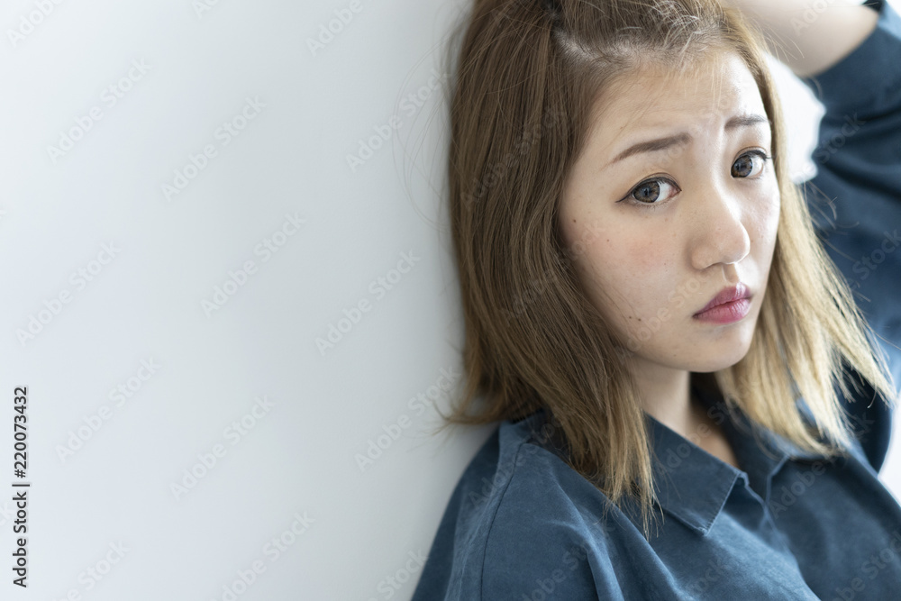 部屋着の女性 部屋着の女性