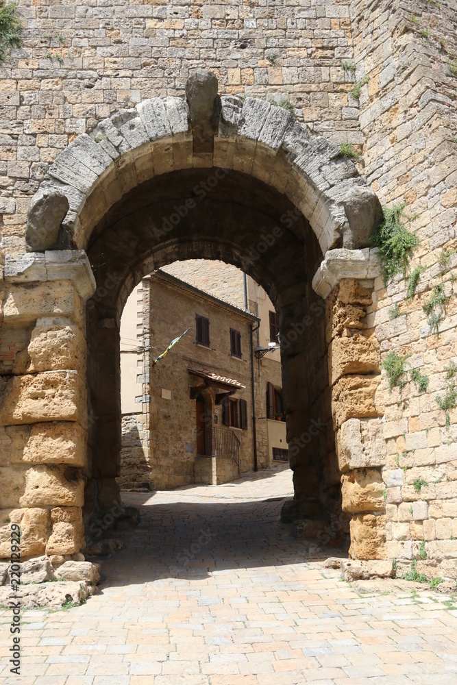 Volterra, porta dell'Arco
