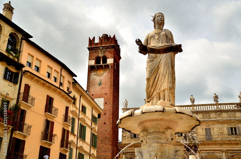 Fototapeta premium Walking in Verona