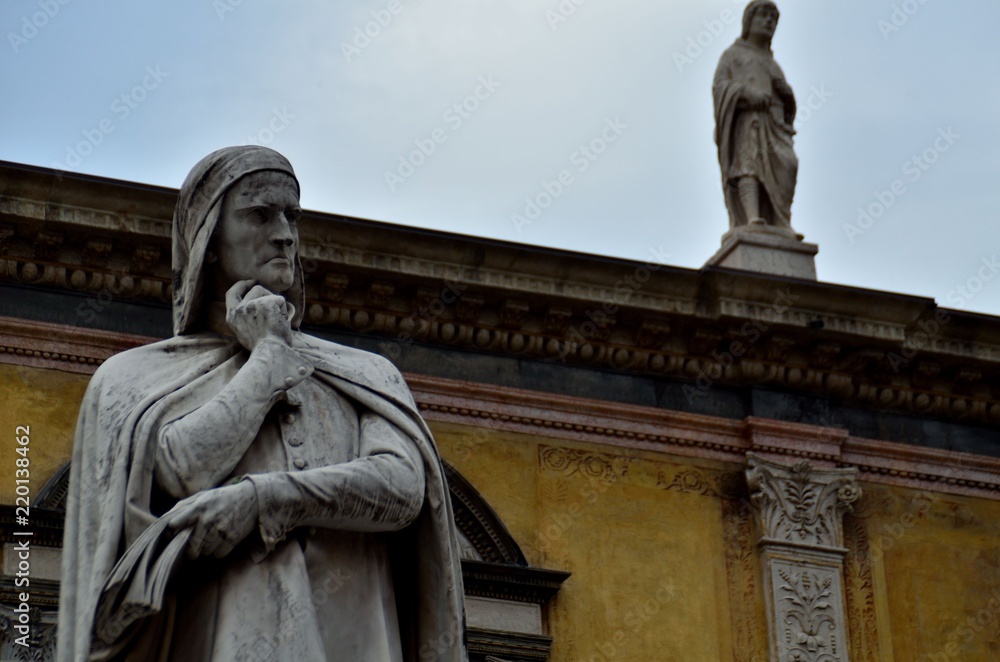 Obraz premium Sculpture in the street of Verona