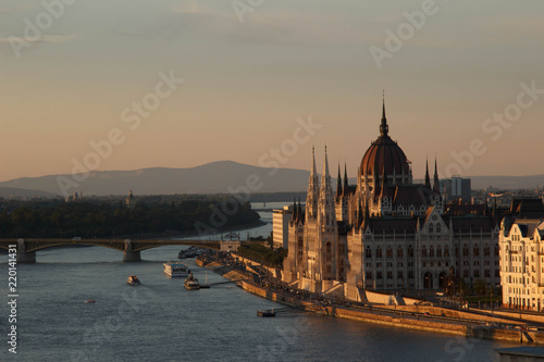 Budapest parlament at sunset